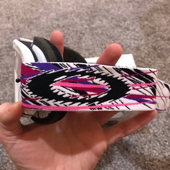 Oakley O-Frame MX Violet Rocker w/ Clear Goggles - Picture 3 of 16